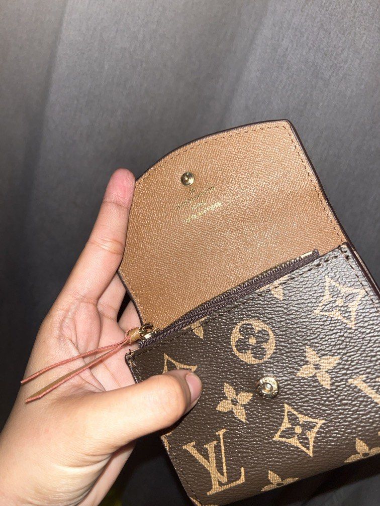 LV coinpurse and Card holder Coded Wallet (Category: Wallets & Card holders) located in San Jacinto. Submitted by kellysthrift_ (Listing ID 1470077518, Image 3). Description: Coded, Lv good as new intact rubber lining!.