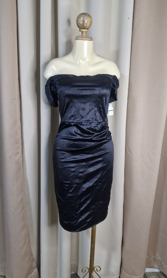M: Guess Formal Dress (Category: Dresses) located in Calabanga. Submitted by deniseallyson (Listing ID 1470050918, Image 1). Description: .