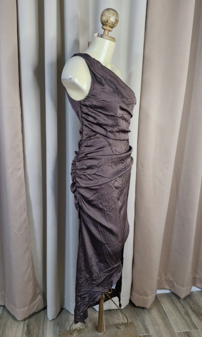 M: Pretty Little Thing Formal Dress (Category: Dresses) located in Calabanga. Submitted by deniseallyson (Listing ID 1470051465, Image 3). Description: .