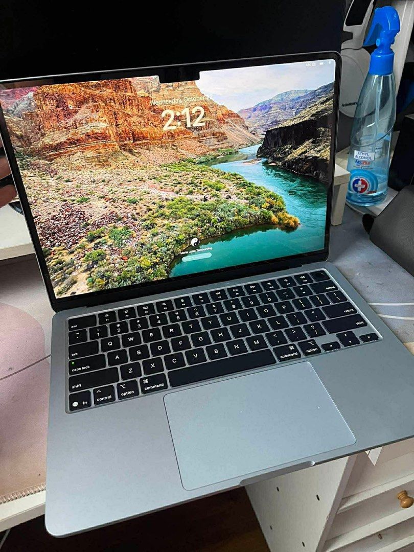 MacBook Air M4 2025 (Category: Laptops & Notebooks) located in Paranaque City. Submitted by marria_luissa (Listing ID 1470056777, Image 2). Description: - Model: Apple MacBook Air M4 2025 (Space Gray) - Battery Health: 100% 23 cycle counts only - Inclusion: Original charger and Case from powermac - Keyboard: Clean layout with standard function keys - Condition: Barely used.