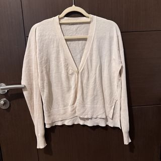 (Category: ) located in . Submitted by ianne.declutter (Listing ID 1469975952, Image 1). Description: .