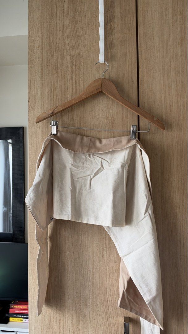 Malaya Club Reversible Rita Multiway Wrap (Category: Sleeveless) located in Mandaluyong City. Submitted by andreyamari_ (Listing ID 1470008497, Image 1). Description: rfs: decluttering Take all for Php 800 Malaya Club Reversible Isla Top (S-M) - 300 Malaya Club Reversible Rita Multiway Wrap (Size 2) - 250 Malaya Club Reversible Polo (Medium) - 350.