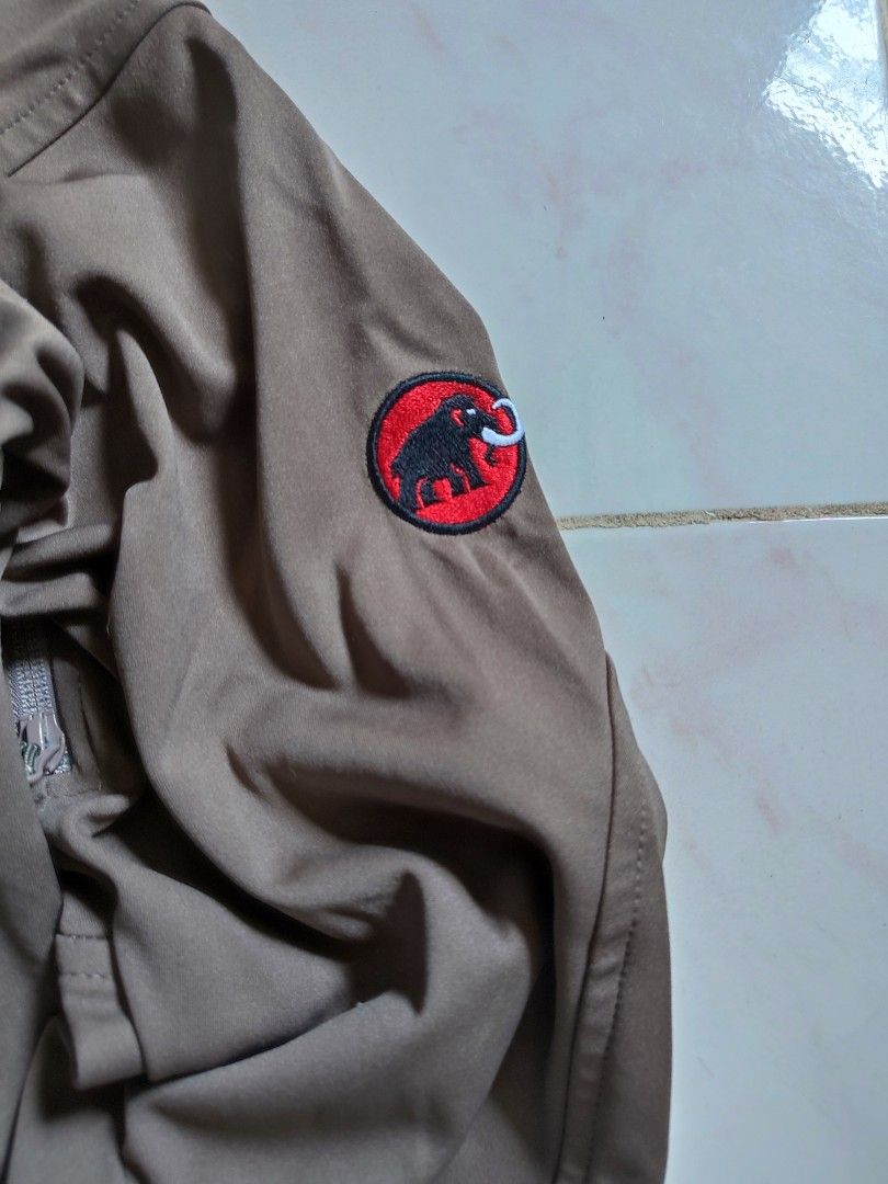 Mammut Hooded Windstopper Jacket (Category: Coats, Jackets and Outerwear) located in Manila. Submitted by gianmartinez.1e1ac0 (Listing ID 1469995829, Image 3). Description: ₱2.5k + Sf MAMMUT Hooded Windstopper Jacket Size: M-L L:25 W:20.5 Excellent Condition!.