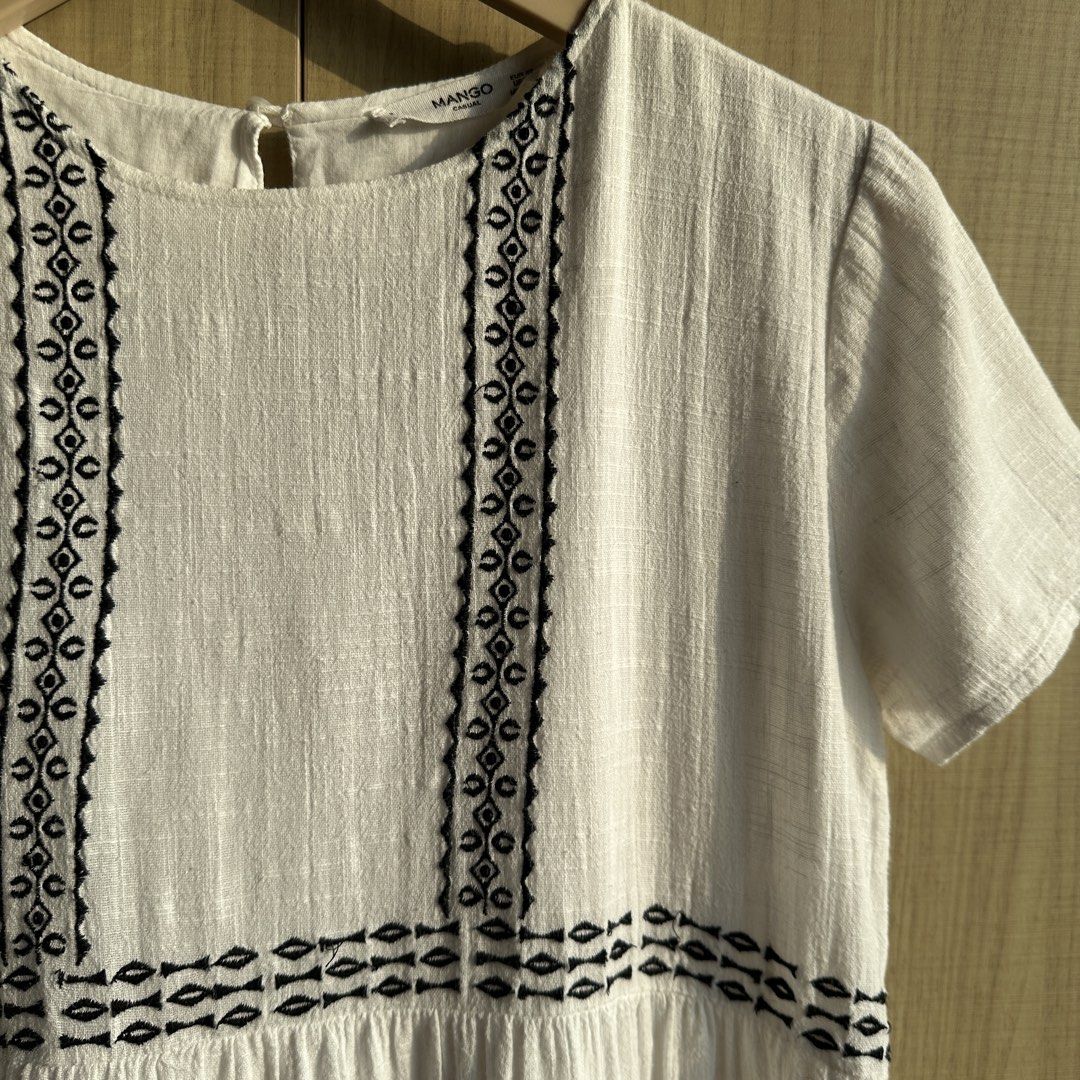 MANGO - Boho Dress w/ Embroidered Details (Category: Dresses) located in Makati City. Submitted by alilbitofeverything.ph (Listing ID 1470035471, Image 2). Description: 📍Makati Brand: Mango Size on tag: XS Fits small-medium No flaws.
