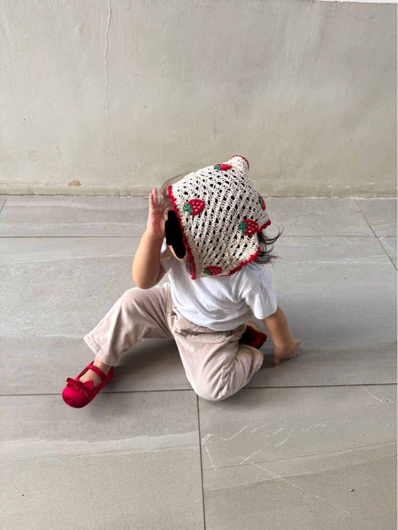 Mango Beige Corduroy Pants 9-12M 80cm (Category: Babies & Kids Fashion) located in General Trias. Submitted by dphazel (Listing ID 1470060816, Image 1). Description: - Brand: Mango - Size: 9-15 months (80 cm) - Color: Classic beige (easy to match with any top) - Material: Soft corduroy with ribbed texture - Features: Elastic waistband for comfort, front button detail, and two front patch pockets - Condition: Worn a few times, very good shape - Pe