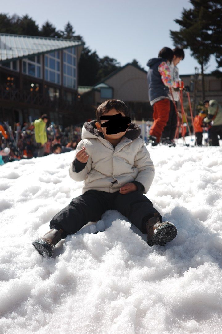 Mango Kids Puffer Jacket Size 3-4 (104 cm) (Category: Babies & Kids Fashion) located in General Trias. Submitted by dphazel (Listing ID 1470052901, Image 1). Description: - Brand: MNG/ Mango (not ukay) - Size: 3-4 years (104 cm) - Color: Cream beige outer shell with dark grey fluffy fleece lining - Features: Attached hood, full front zip closure - Condition: Lightly used a 2 times for ski trips and outdoor walks, very warm, and alreadt dry cleane