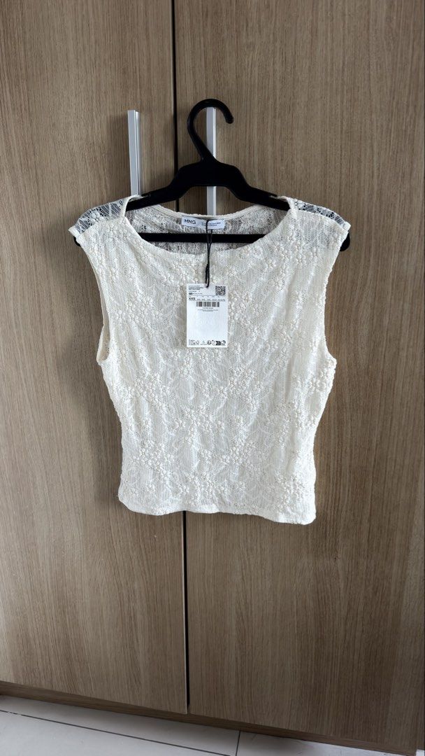 Mango Lace Top (Category: Sleeveless) located in Quezon City. Submitted by wearitagain_ (Listing ID 1470019793, Image 1). Description: .