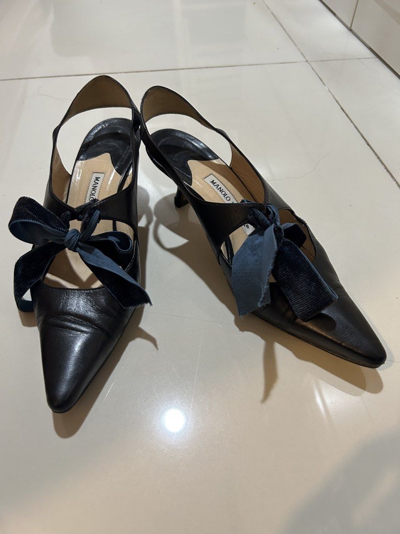 Manolo Blahnik Pumps EU 39 (Category: Heels) located in Makati City. Submitted by miss.manolos.closet (Listing ID 1469947385, Image 2). Description: .
