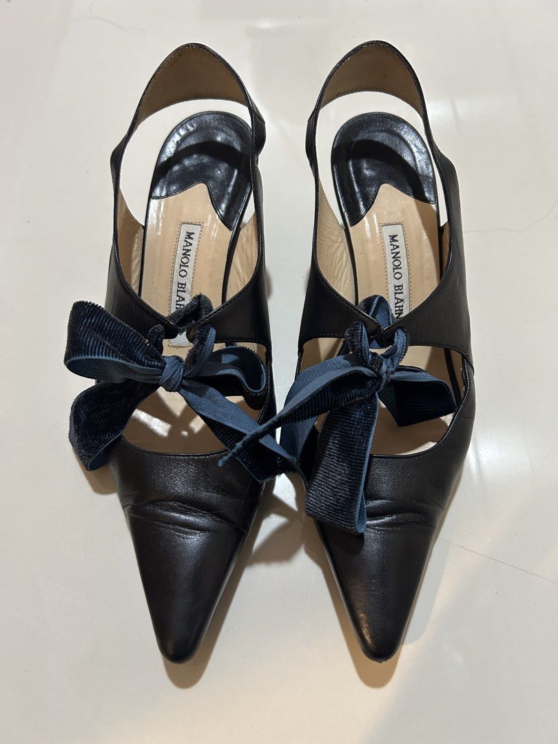 Manolo Blahnik Pumps EU 39 (Category: Heels) located in Makati City. Submitted by miss.manolos.closet (Listing ID 1469947385, Image 1). Description: .