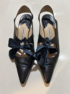 (Category: ) located in . Submitted by miss.manolos.closet (Listing ID 1469947385, Image 1). Description: .