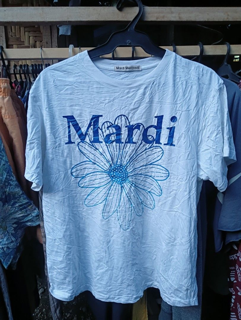 MARDI MERCREDI (Category: Shirts) located in Caloocan City. Submitted by keenfox-8542 (Listing ID 1470047555, Image 1). Description: no issue 10/10 color rate As new 20x24 Medium.