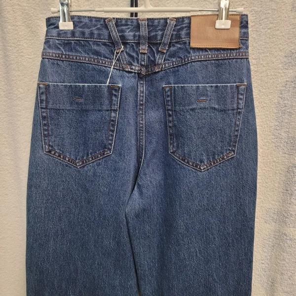 MARITHE Denim Pants (Category: Other Bottoms) located in Singapore. Submitted by bunjangpartners (Listing ID 1470117114, Image 5). Description: Authentic item Good condition Please refer to the last photo for measurements. Delivery fee is 3500 won Please note that returns and refunds are not possible Please chat with me when you purchase --[Before You Buy]-- Sourced from Bunjang, Korea's leading recommerce platform through our purchasing agency s