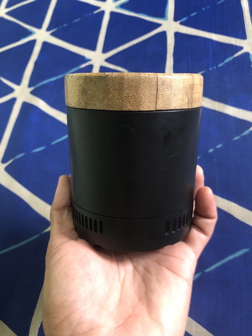 Marley Portable Bluetooth Speaker (Category: Soundbars, Speakers & Amplifiers) located in Quezon City. Submitted by markgolveo (Listing ID 1469966365, Image 2). Description: Marley Portable Bluetooth Speaker Tested working properly Good connectivity Long lasting battery life Good room speakers With charging cable.
