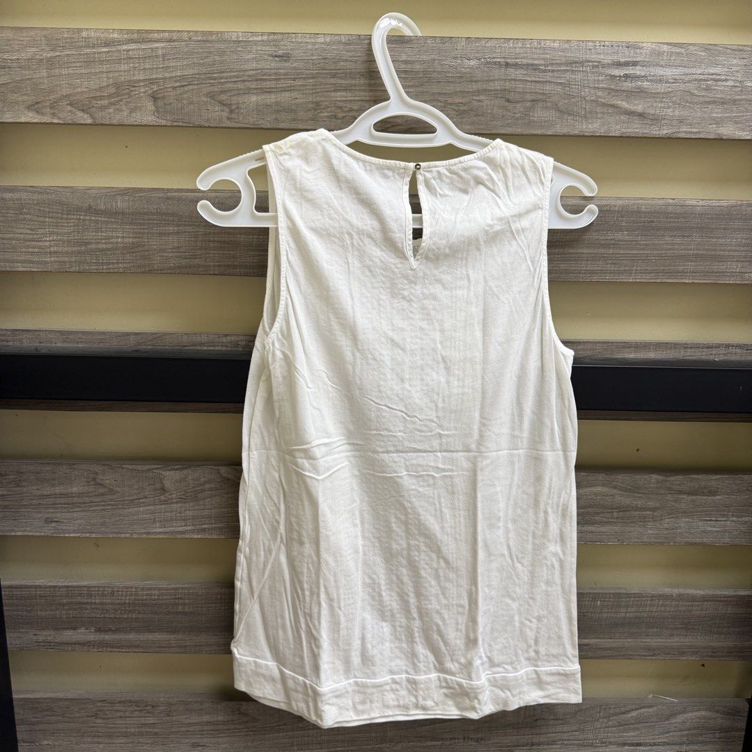Massimo Dutti White Lace Sleeveless Top (Category: Blouses) located in Mandaluyong City. Submitted by bestdressedph2025 (Listing ID 1470081630, Image 2). Description: MOP: GCash MOD: Lalamove/J&T LOCATION: Brgy. Addition Hills, Mandaluyong Discount avail for multiple items. Dimensions in Inches: Shoulder: 12 Bust: 17 Length: 25 Size on Tag: S PM for inquiries!.