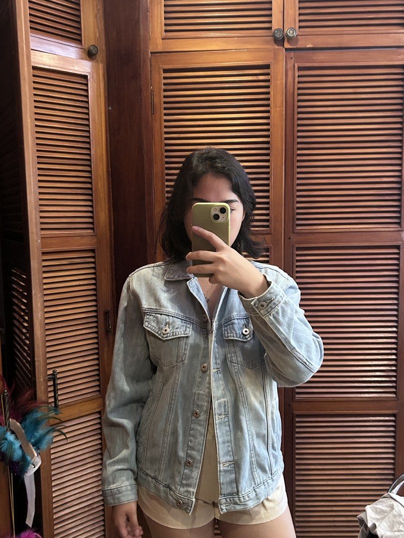 Max Light Wash Denim Jacket Size 10 (Category: Coats, Jackets and Outerwear) located in Cebu City. Submitted by shopmikascloset (Listing ID 1469955191, Image 2). Description: - Brand: Max - Size: 10 - Wash: Light wash denim - Material: Durable cotton - Features: Classic button-up front, chest flap pockets - Fit: True to size, versatile everyday layer.