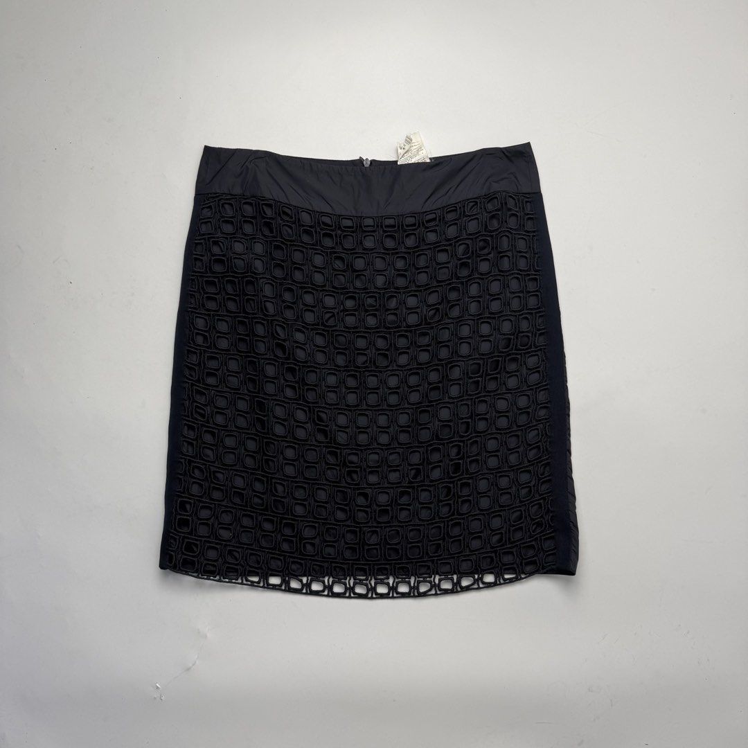 Max Mara Macrame style Skirt (Category: Skirts) located in Quezon City. Submitted by beastmnl (Listing ID 1470040443, Image 1). Description: Size 6 US Waist 31 Length 20.5 .