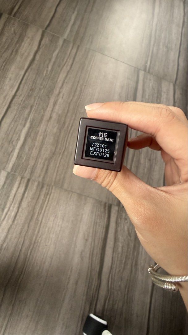 Maybelline Teddy Tint (Category: Makeup) located in Manila. Submitted by nic_declutters (Listing ID 1470065778, Image 2). Description: Only used once .