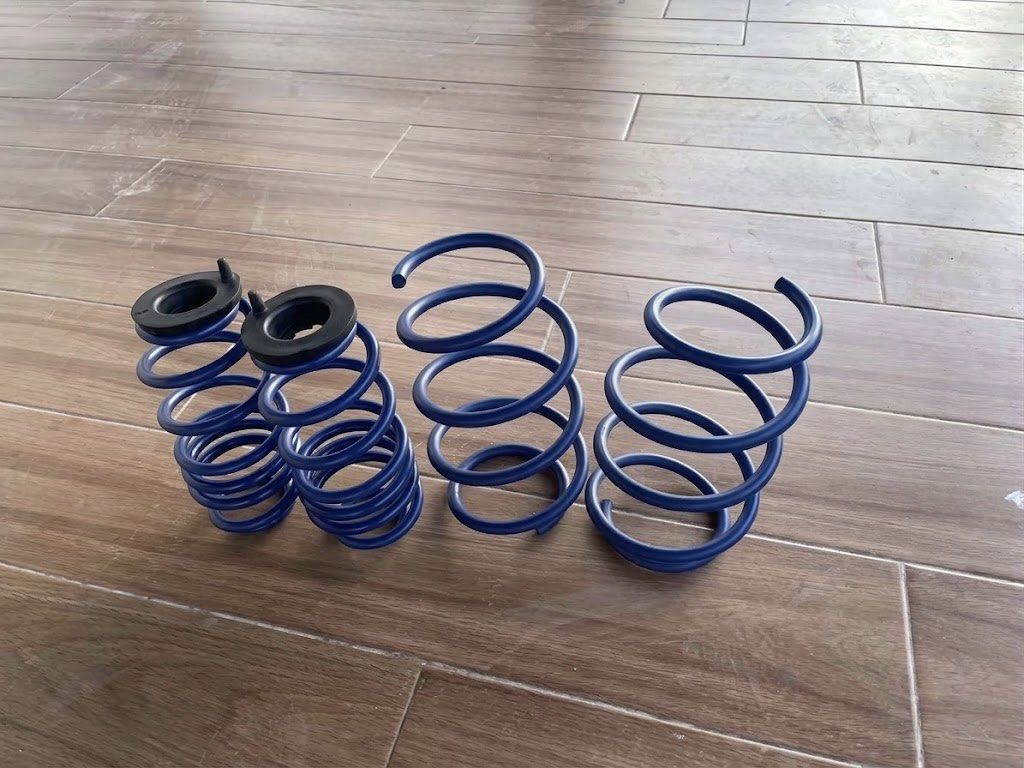 Mazda 3 BP YR 2020-2026 H&R lowering spring (Category: Suspension Parts and Accessories) located in Caloocan City. Submitted by briankra (Listing ID 1470004892, Image 1). Description: Mazda 3 Lowering spring Made in Germany 🇩🇪 No issues Rfs: Changed to Coilover.