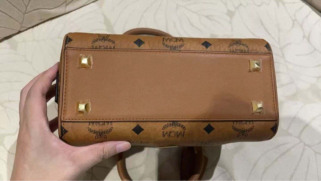 MCM Visetos Boston Bag (Category: Luxury Bags & Wallets) located in Manila. Submitted by ivyfv04 (Listing ID 1469970376, Image 2). Description: MCM Visetos Boston Bag Pre owned luxury bag Wala na resibo , nawala na Can check in actual.