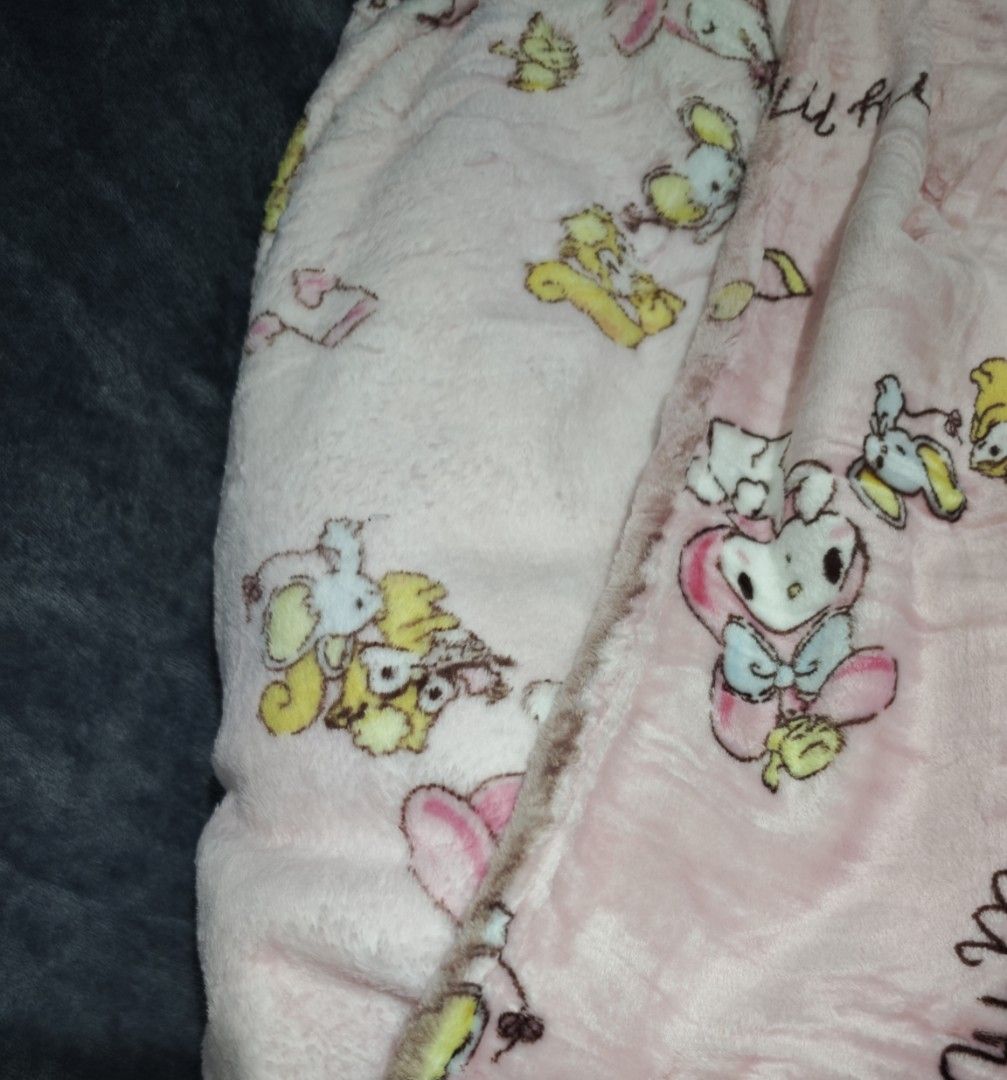 Melody Fur Fleece Blanket - Double (Category: Bedding & Towels) located in Mariveles. Submitted by hl.reyrfinds (Listing ID 1470083367, Image 2). Description: 🍀☘️🍀☘️🍀 Fur Fleece Blanket Soft, Midweight l, Glossy ‼️ Minimal Print error Pay First. MOD: JnT.