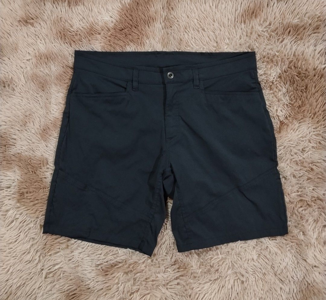 Men's Mountain Hardwear AP™ Active Short (Category: Shorts) located in Talacogon. Submitted by clsthrifty (Listing ID 1470073258, Image 2). Description: • Authentic • Tag Size: Men's Size 38 (18.8 " length, Hem 11.5) • Color: Dark Grey / Charcoal • Condition: Overall excellent condition except for a minor loose stitch near the butt that has already been securely repaired/re-stitched. It is perfectly sturdy now and completely unnoticeable when wor