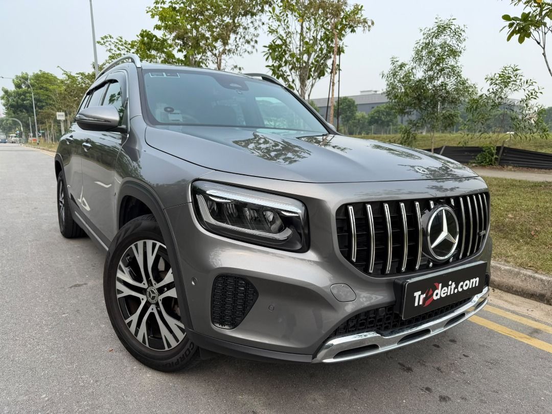 Mercedes-Benz GLB-Class GLB180 Mild Hybrid Progressive Auto (Category: Used Cars) located in Singapore. Submitted by tradeit.com (Listing ID 1470022663, Image 1). Description: 🔥 𝗥𝗔𝗥𝗘 𝟮𝟬𝟮𝟲 𝗨𝗡𝗜𝗧 𝗨𝗡𝗗𝗘𝗥 𝗢𝗟𝗗 𝗣𝗔𝗥𝗙 𝗦𝗖𝗛𝗘𝗠𝗘! 🔥 🚙 𝗠𝗘𝗥𝗖𝗘𝗗𝗘𝗦-𝗕𝗘𝗡𝗭 𝗚𝗟𝗕𝟭𝟴𝟬 𝗠𝗜𝗟𝗗 𝗛𝗬𝗕𝗥𝗜𝗗 𝗣𝗥𝗢𝗚𝗥𝗘𝗦𝗦𝗜𝗩𝗘 💰 𝗢𝗡𝗟𝗬 $𝟮𝟮𝟭,𝟴𝟬𝟬! 💎 𝗔𝗡𝗡𝗨𝗔𝗟 𝗗𝗘𝗣𝗥𝗘 𝗢𝗡𝗟𝗬 $𝟮𝟭,𝟯𝟯𝟬! 🚨 𝗪𝗛𝗬 𝗣𝗔𝗬 𝗠𝗢𝗥𝗘 𝗙𝗢𝗥 𝗔