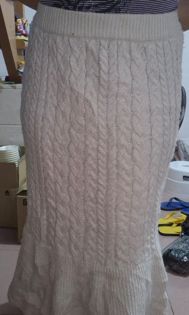 Mermaid Knitted Beige Maxi Skirt (Category: Skirts) located in Calamba. Submitted by bb.lace (Listing ID 1469973450, Image 3). Description: -issues: visible lints (will lessen nalang before shipout) and repaired pinhole (will add later sa pics) -itchy fabric (no inner lining), pls wear leggings or underskirt -body hugging especially on plus sized wearers.