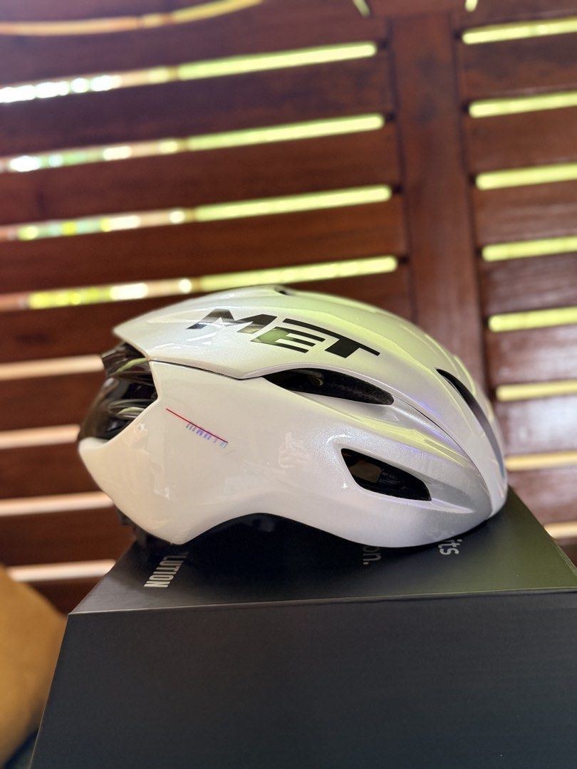 Met Manta (Category: Bicycles) located in Makati City. Submitted by leleighcpstore (Listing ID 1470029768, Image 1). Description: Selling this bike helmet with small dents. Bought for 10k, used only thrice because I have other helmets Rfs: with newly bought bike helmet Issue: please see 8th and 9th photo. Still negotiable for sure buyer..