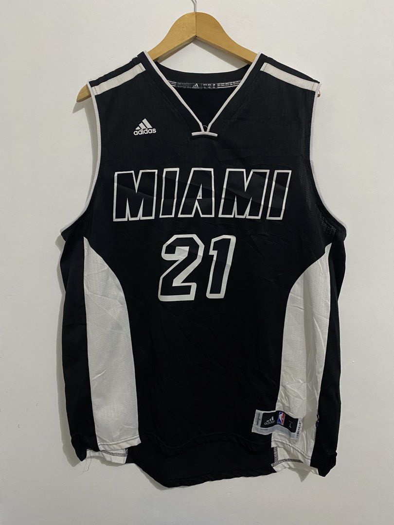 MIAMI WHITESIDE (Category: Tshirts & Polo Shirts ) located in Victorias. Submitted by ukayngae (Listing ID 1470032322, Image 1). Description: 🏷️ MIAMI HEAT WHITESIDE 24.5x31 Excellent condition No issue .