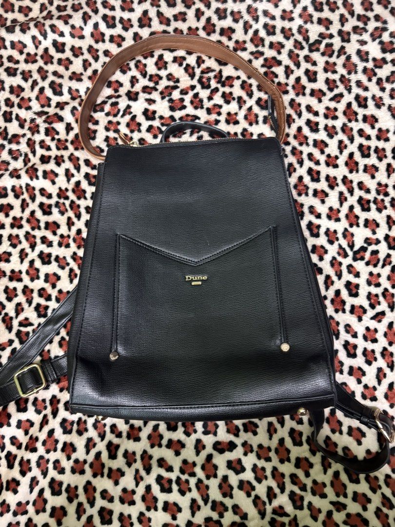 Michael Kors Black Leather Shoulder Bag (Category: Luxury Bags & Wallets) located in Manila. Submitted by declutteringtee (Listing ID 1470043270, Image 3). Description: Bags! Price ranges from 350-1300!!!! .