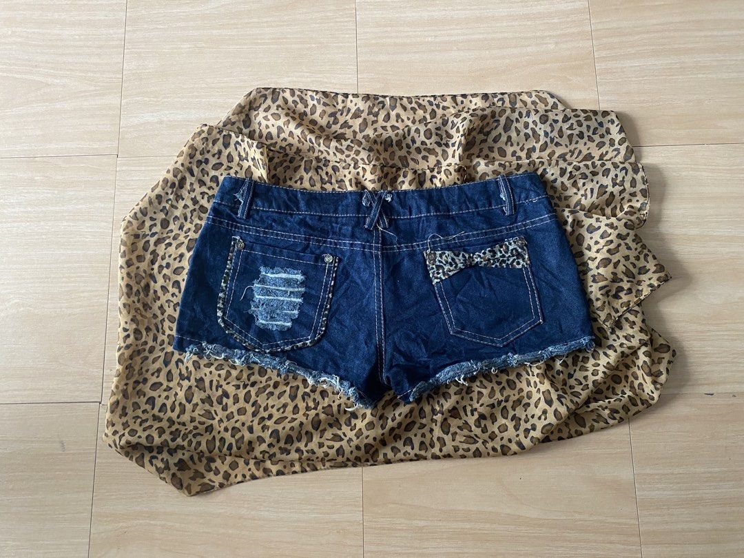 micro low rise dark blue distressed denim shorts (Category: Shorts) located in Manila. Submitted by lavernsloop (Listing ID 1470075536, Image 3). Description: size 29-30 | low hard denim | lenght 9 📩DM FOR MORE DEETS.