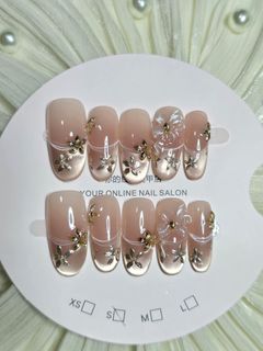 (Category: ) located in . Submitted by jangmiscloset (Listing ID 1470131209, Image 1). Description: .