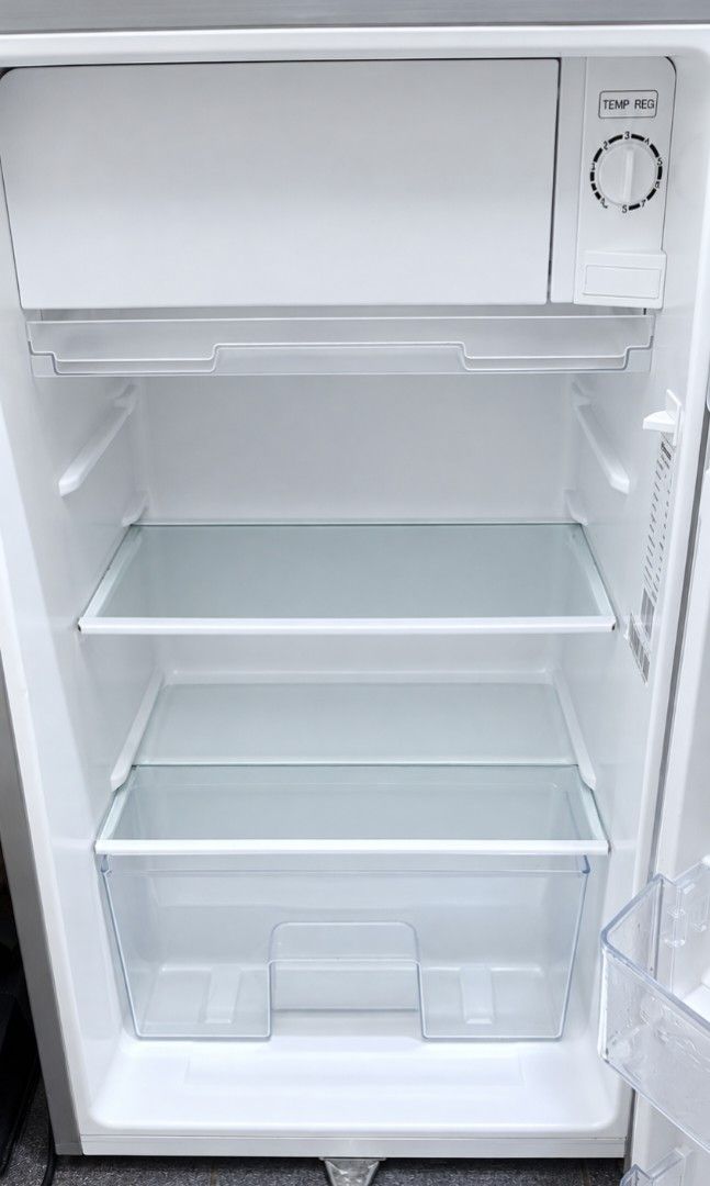 MINI FRIDGE (Category: Refrigerators and Freezers) located in Manila. Submitted by doraemmonn (Listing ID 1468196928, Image 2). Description: Used like new and carefully , selling it because of relocation Price is negotiable.