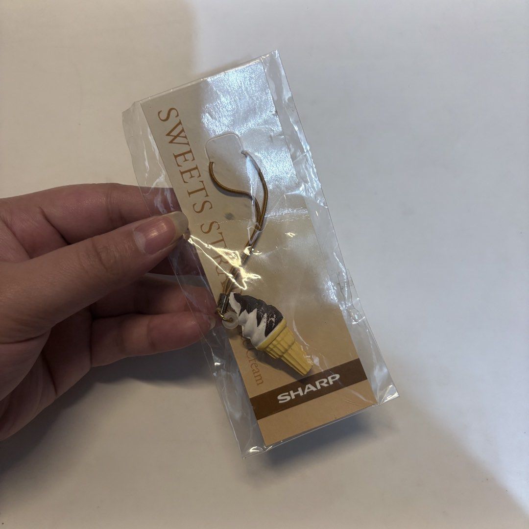 Mini Ice Cream Soft Serve Squishy (Category: Interactive Toys) located in Manila. Submitted by buttern0t (Listing ID 1470086236, Image 2). Description: 💌 for proof of transactions & safekeeping of items , dm us on IG @dara.aniks / @puffyberries ✮⋆˙.