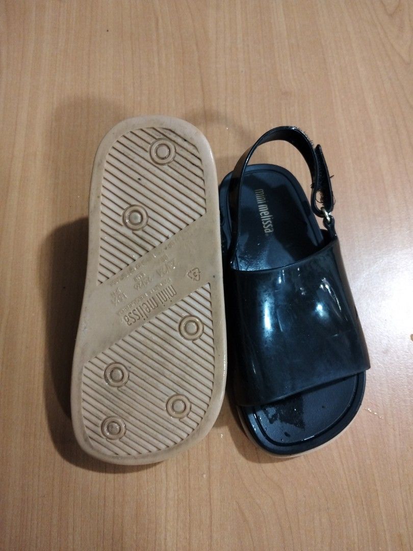 Mini Melissa (Category: Babies & Kids Fashion) located in El Salvador. Submitted by francheskaukayukay (Listing ID 1469953476, Image 3). Description: .