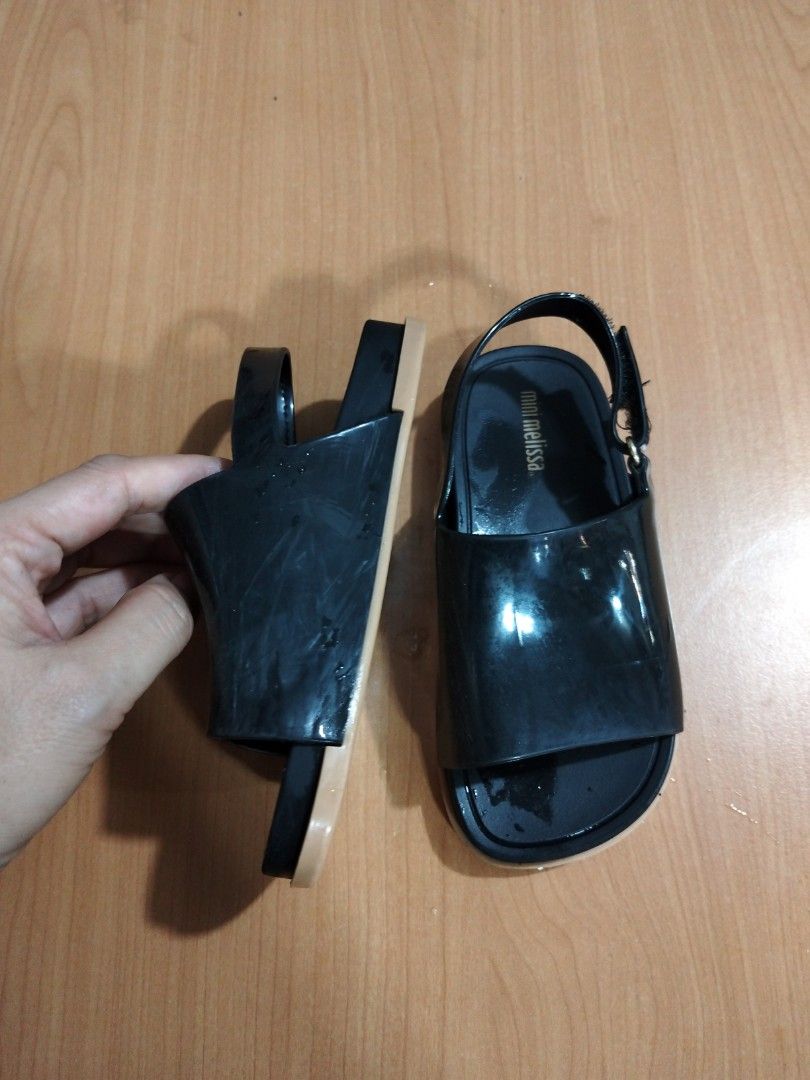 Mini Melissa (Category: Babies & Kids Fashion) located in El Salvador. Submitted by francheskaukayukay (Listing ID 1469953476, Image 2). Description: .