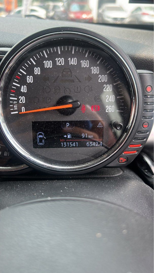 MINI One 5-Door 1.2 5-Door (A) (Category: Used Cars) located in Singapore. Submitted by sin_kit (Listing ID 1470015339, Image 3). Description: Standard Mini One specification. .