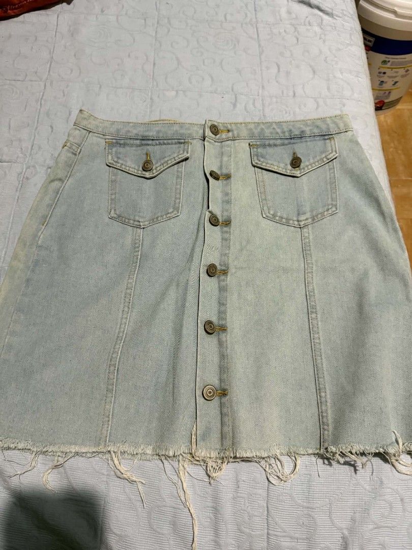 Mini skirt (Category: Dresses) located in Davao. Submitted by epiclion-c7dd (Listing ID 1470047268, Image 3). Description: .