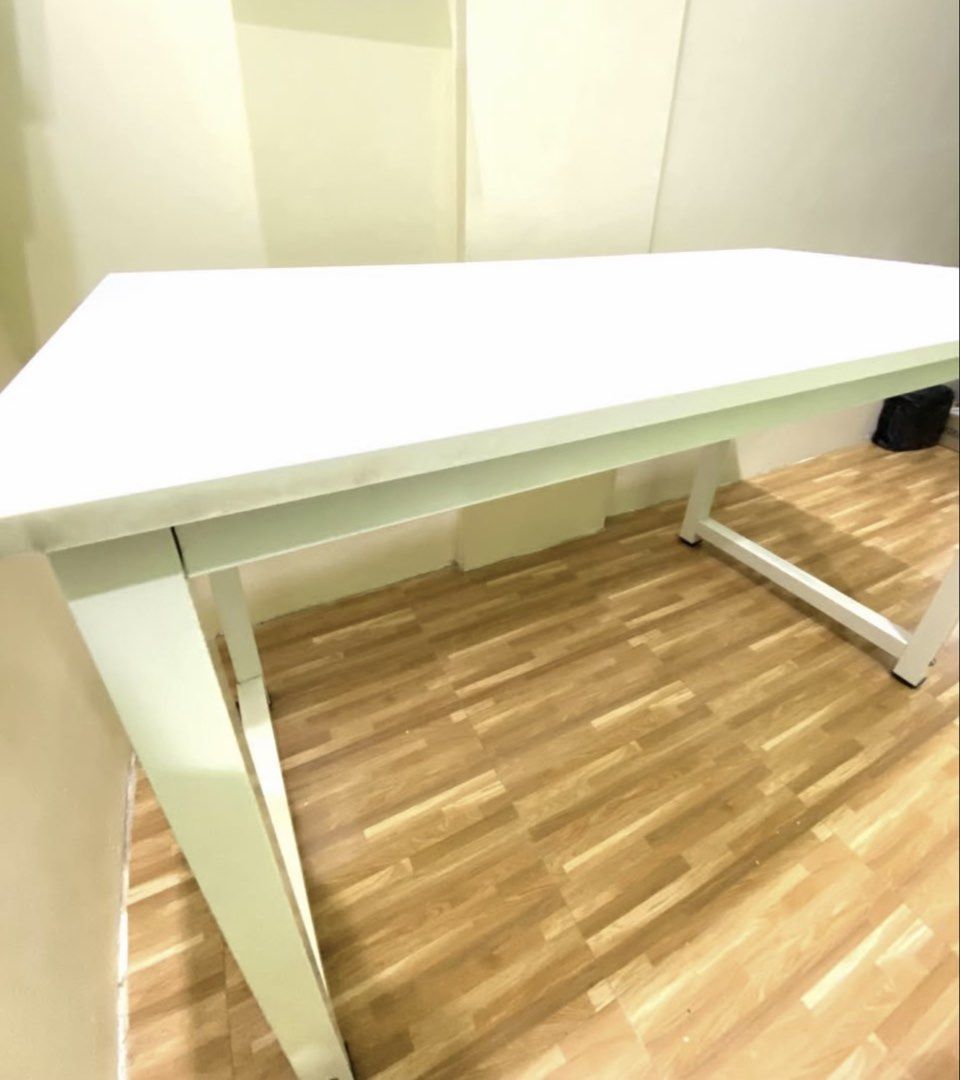 Minimalist White Study Office Desk Table (Category: Office Furniture & Fixtures) located in Caloocan City. Submitted by bibyanieee (Listing ID 1470104983, Image 3). Description: Selling my large and sturdy computer/gaming table. Perfect for a PC setup, gaming, work-from-home, studying, or general use. -Size: 120 × 74 × 60 cm (120cm length × 74cm height × 60cm depth) -Spacious tabletop -Sturdy and durable -Good for PC/gaming setup -Can fit monitor