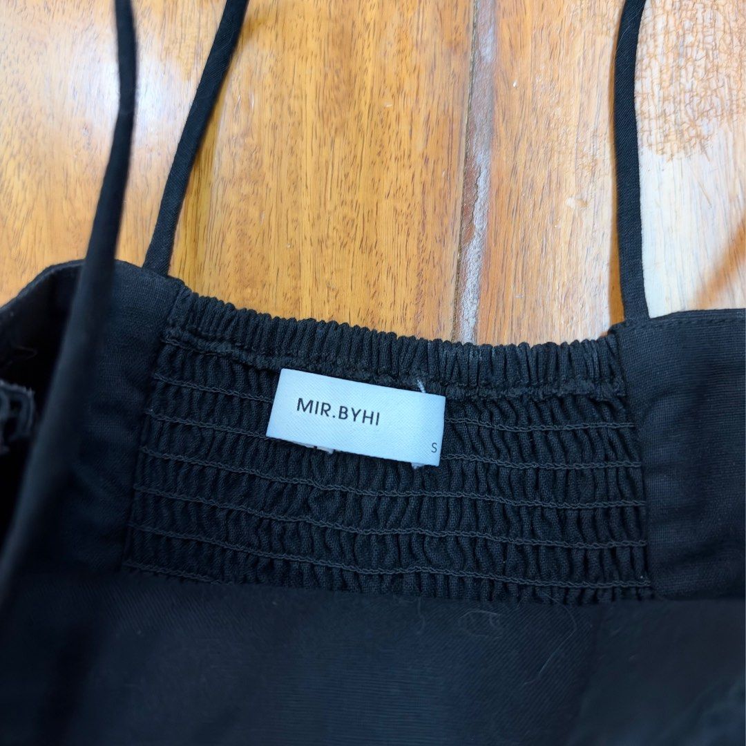 mir.byhi TOP (Category: Sleeveless) located in Muntinlupa City. Submitted by curationbymich (Listing ID 1470133132, Image 2). Description: .