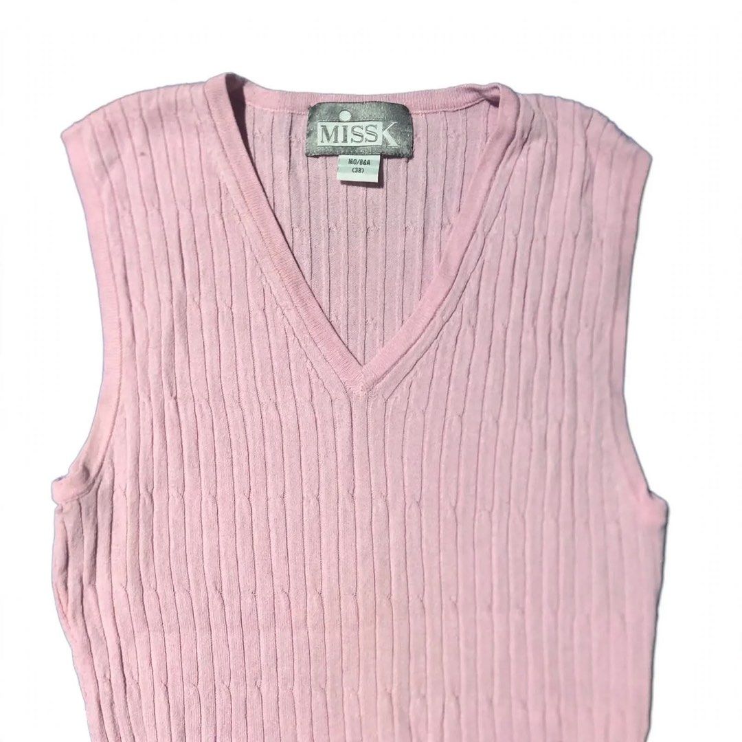 miss k pink v-neck ribbed top (Category: Sleeveless) located in Makati City. Submitted by bowzone (Listing ID 1470085251, Image 2). Description: 🎀 fits xs - s ! ^^.