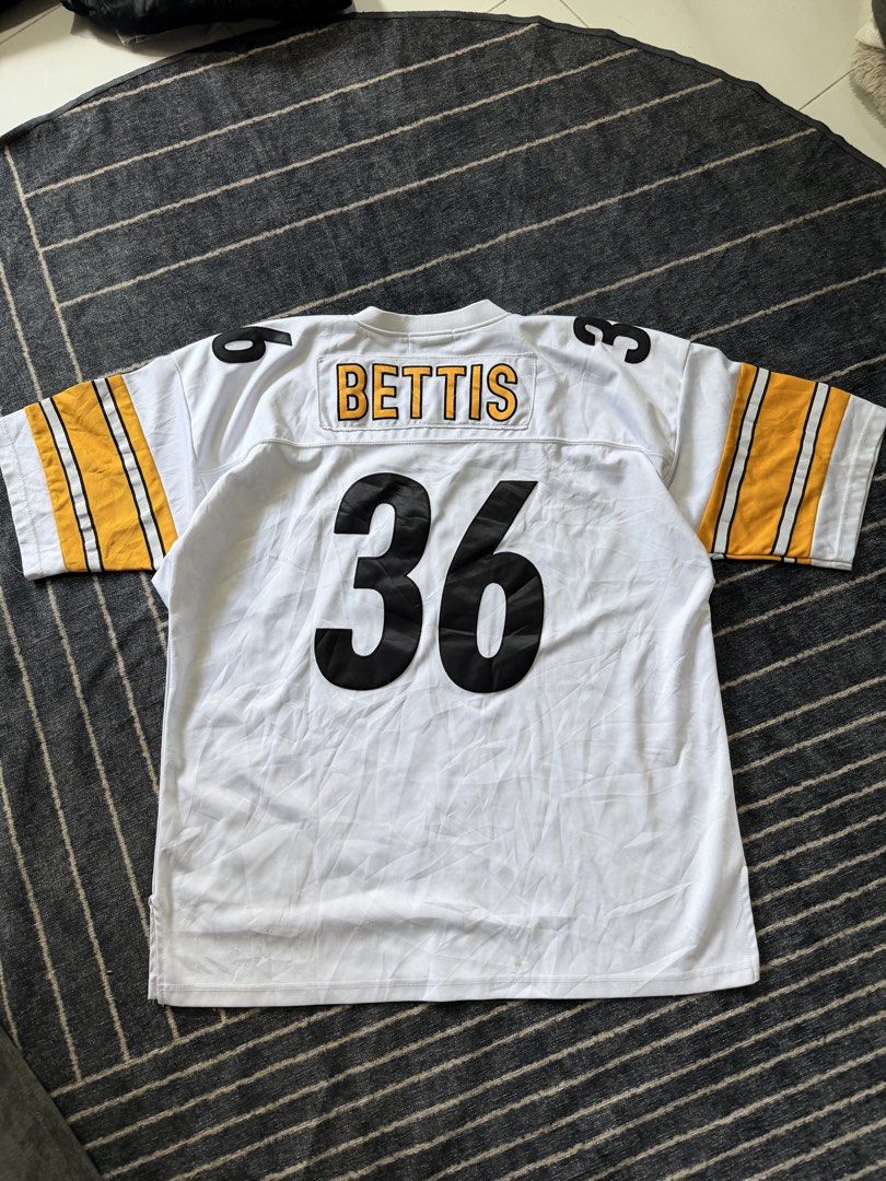 Mitchell&ness nfl jersey steelers (Category: Activewear) located in Batangas. Submitted by robertlopezigaya (Listing ID 1469985378, Image 2). Description: Vintage Mitchell&ness nfl jersey steelers Size 2xl to 3xl Minor stains and runs.