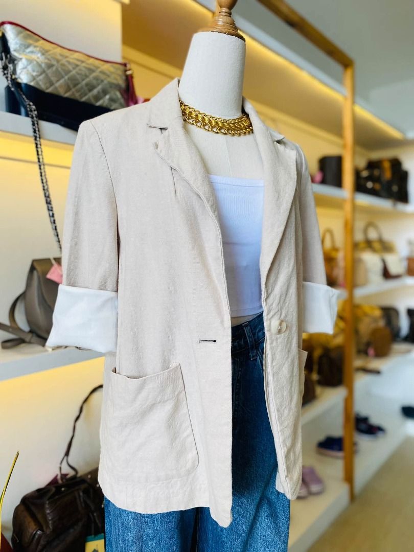 MIXXO CREAM COLOR BLAZER (Category: Coats, Jackets and Outerwear) located in Baguio. Submitted by asna_taku (Listing ID 1470044160, Image 2). Description: MIXX0 CREAM COLOR BLAZER S-M ₱980.