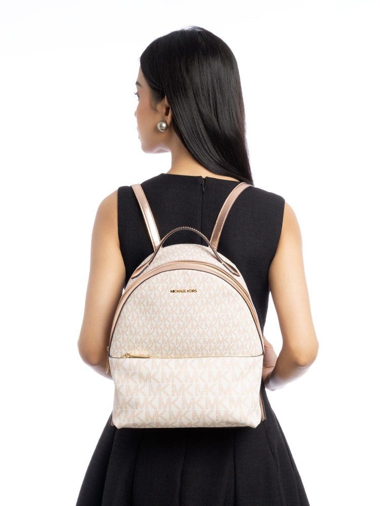 MK Bagpack Medium (Category: Backpacks) located in Manila. Submitted by closettease (Listing ID 1470087828, Image 2). Description: Medium size, guaranteed original moneyback From Us Pasabuy Send pm for more pictures, not including all of the photos here to avoid photo grabbing 🤍.