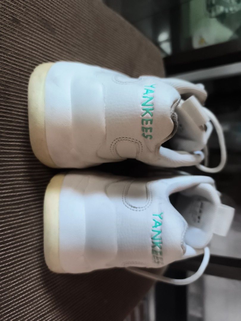 MLB (Category: Dress Shoes) located in Manila. Submitted by declutterwithmae2x (Listing ID 1469964348, Image 3). Description: Code: yankees Size: 37.5 Brand/Origin: VIETNAMESE Price: ₱ 3500 Condition: LIKE NEW ⚠️ REMINDERS: • Items are preloved/ukay bales. Please manage expectations. • Wash before wearing for hygiene purposes! • Color may slightly vary due to studio lighting. • No cancellations or returns allowed.