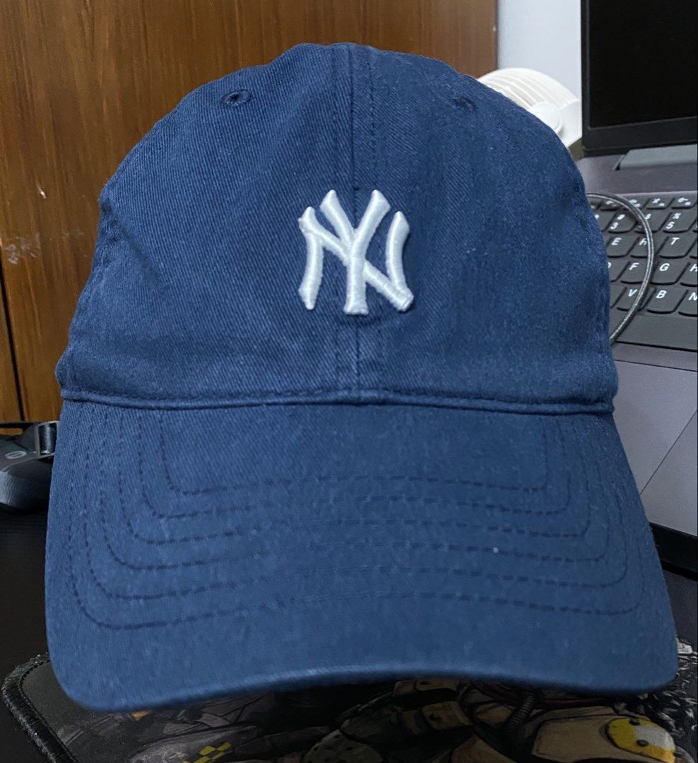 Authentic MLB Korea Unstructured Cotton Ball Navy Blue Cap (Category: Caps & Hats) located in Quezon City. Submitted by freshfitsbyja (Listing ID 1470090051, Image 1). Description: MLB New York Yankees Navy Blue Cap Color Rate: 9.5/10 Condition: Good - Excellent Need Rewash.
