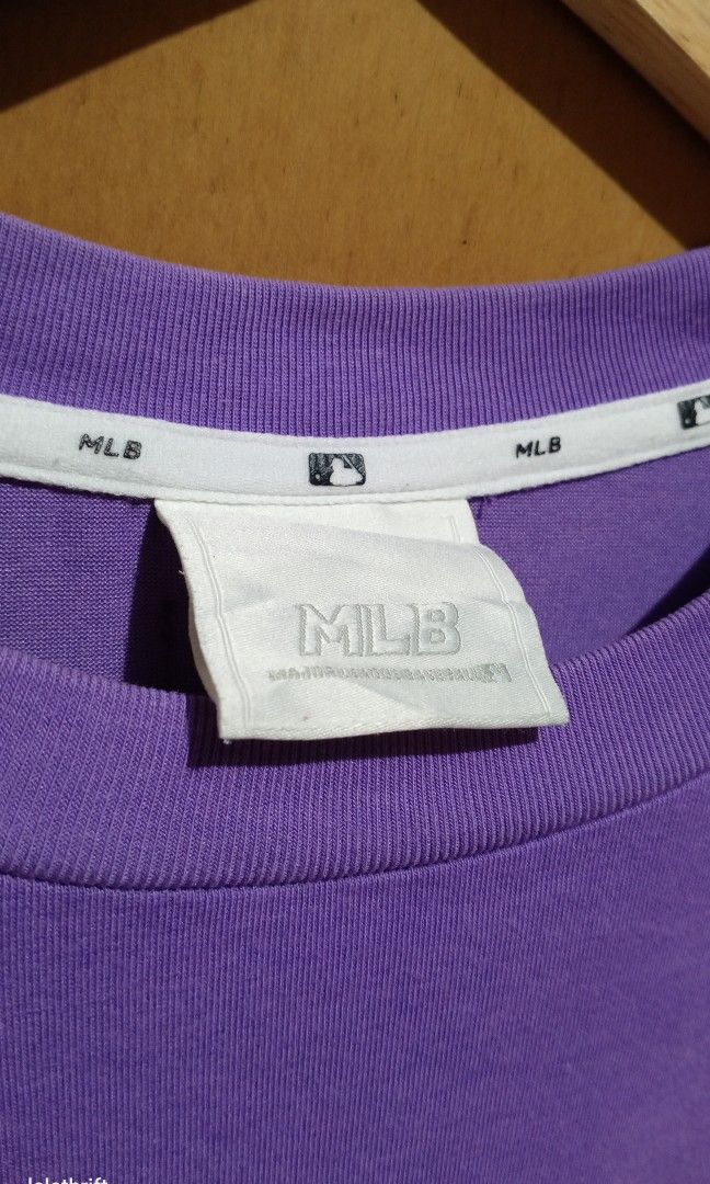 MLB New york yankees tee (Category: Tshirts & Polo Shirts ) located in Batangas. Submitted by lelethrift.com (Listing ID 1469973764, Image 3). Description: MLB New york yankees Size: Large to XL Authentic no issue, excellent condition complete tags with washtag Ready to wear, nalabahan na.