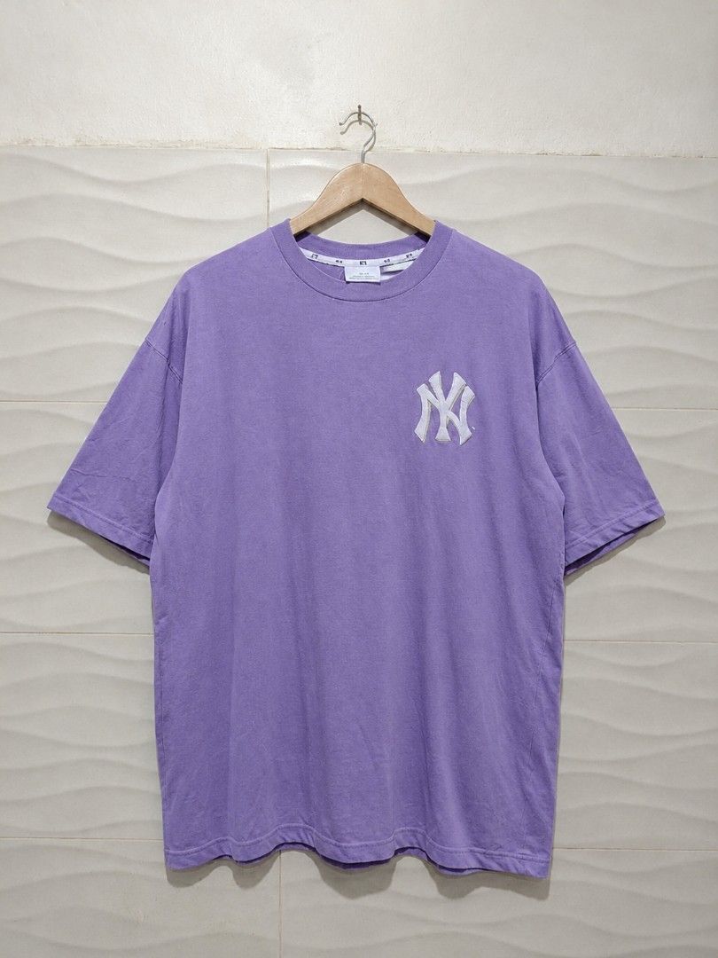 MLB New york yankees tee (Category: Tshirts & Polo Shirts ) located in Batangas. Submitted by lelethrift.com (Listing ID 1469973764, Image 1). Description: MLB New york yankees Size: Large to XL Authentic no issue, excellent condition complete tags with washtag Ready to wear, nalabahan na.
