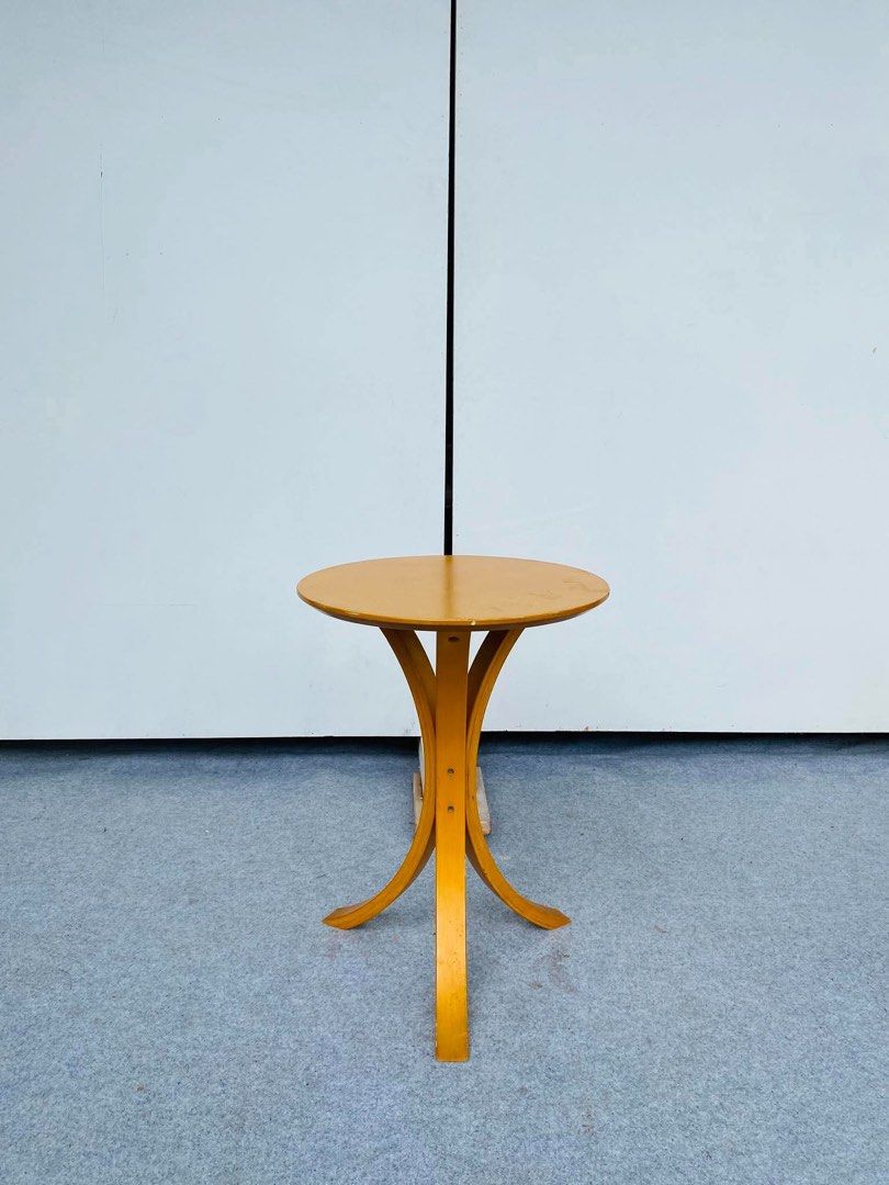 Modern Side Table / Small Coffee Table (Category: Tables & Sets) located in Manila. Submitted by elliefurnies31 (Listing ID 1470020767, Image 1). Description: "JAPAN SURPLUS" MODERN SIDE TABLE / SMALL COFFEE TABLE SIZE: 16D" x 21H" inches (AS-IS ITEM) IN GOOD CONDITION.