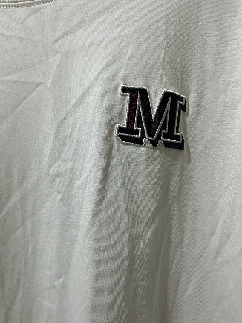 Moncler t shirt (Category: Tshirts & Polo Shirts ) located in Paracale. Submitted by marthtift_88marceloveri (Listing ID 1470120359, Image 2). Description: Authentic Dimes 28x21 No issue Color Color rate 9.5/10.